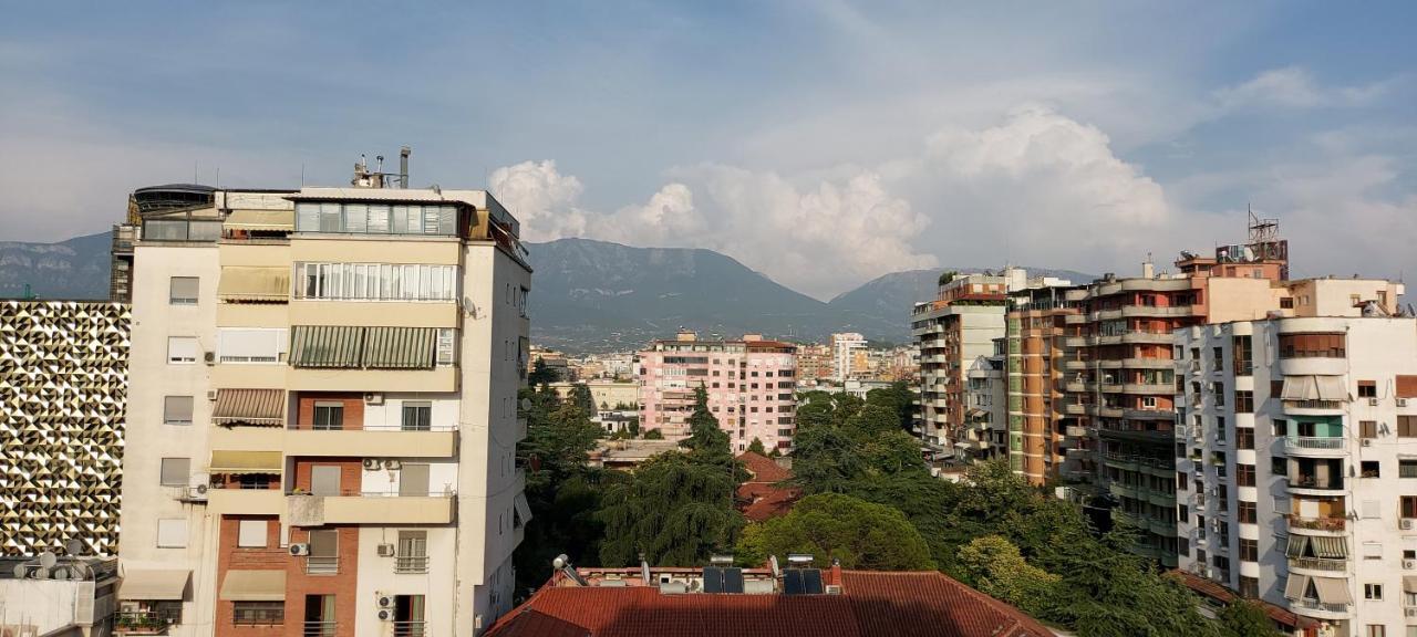Spacious Family-Friendly Apartment In The Heart Of Bllok Τίρανα Εξωτερικό φωτογραφία